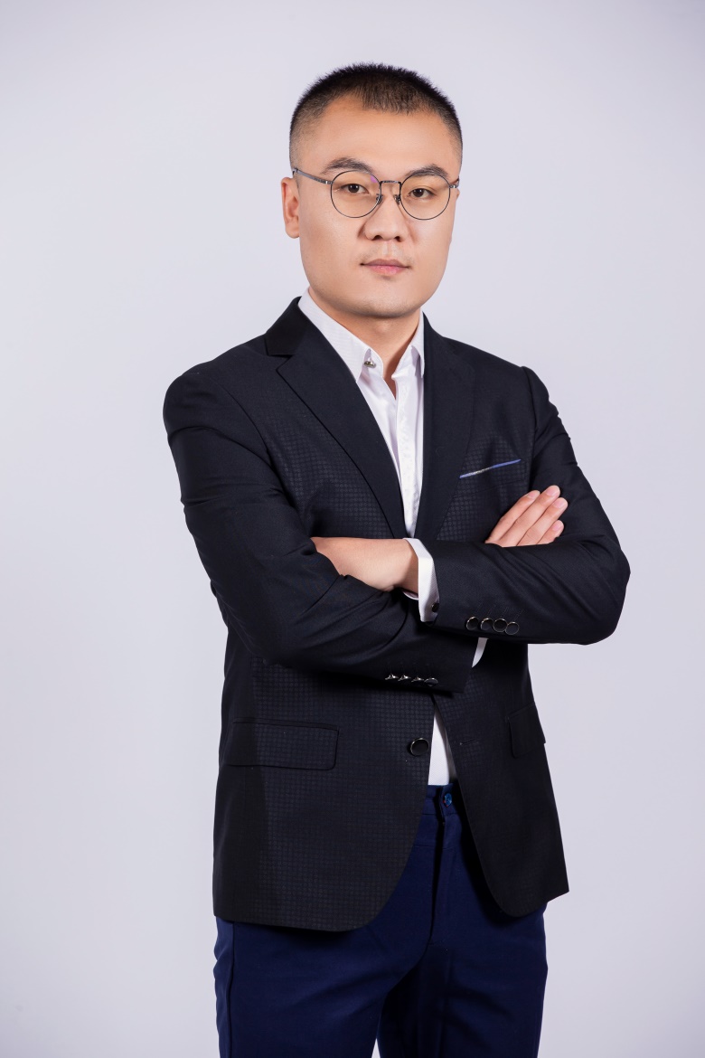 王俊.jpg
