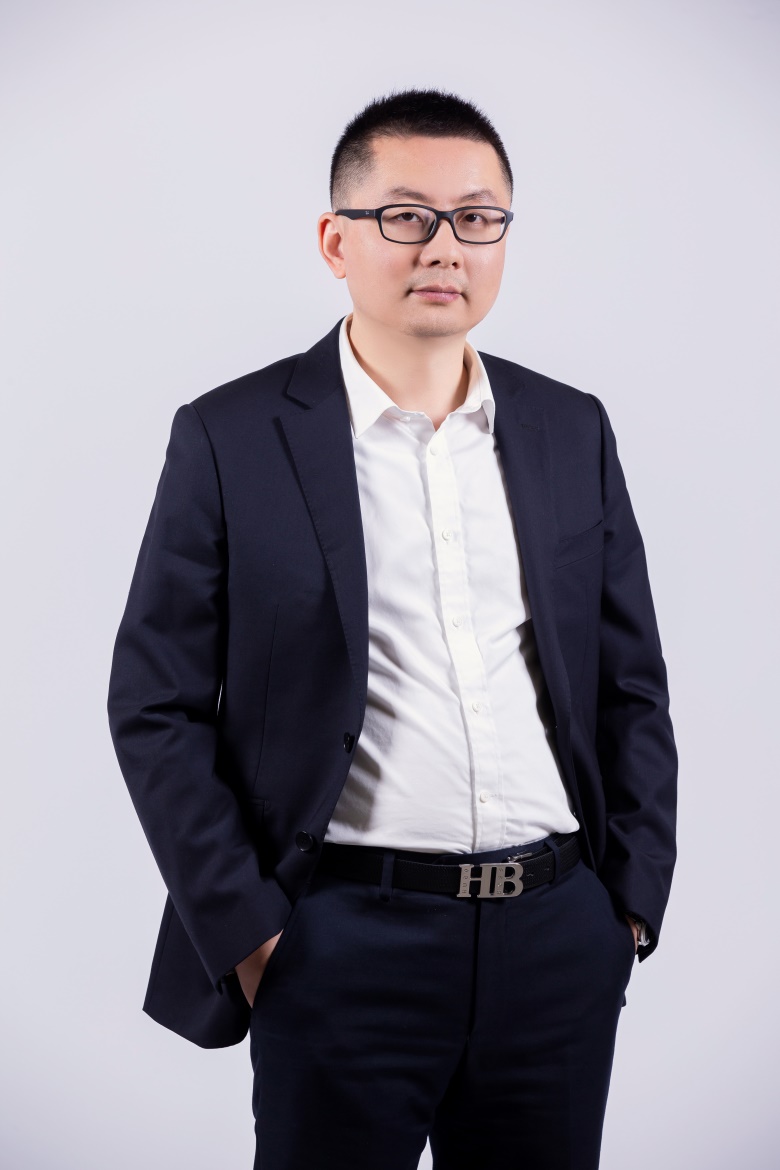 何彬.jpg